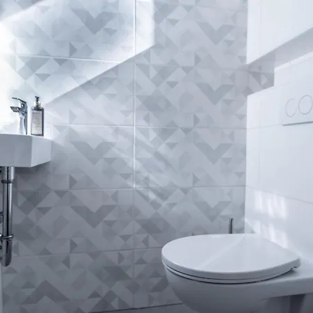 Aapartman Exclusive - Tagas Belvarosi A Szechenyi Ternel, Sajat Parkoloval Pecs