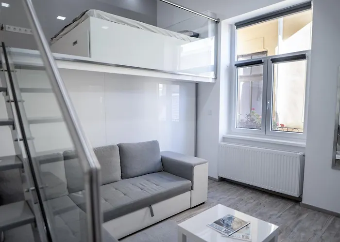شقة Aapartman Exclusive - Tagas Belvarosi A Szechenyi Ternel, Sajat Parkoloval بيتْش